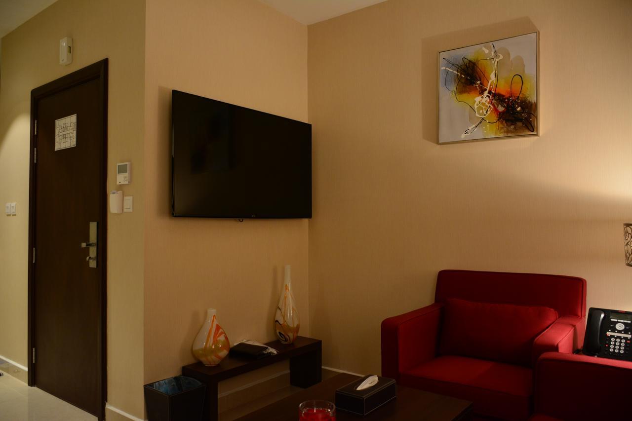 Home Inn Hotel Suites Ал Хубар Екстериор снимка