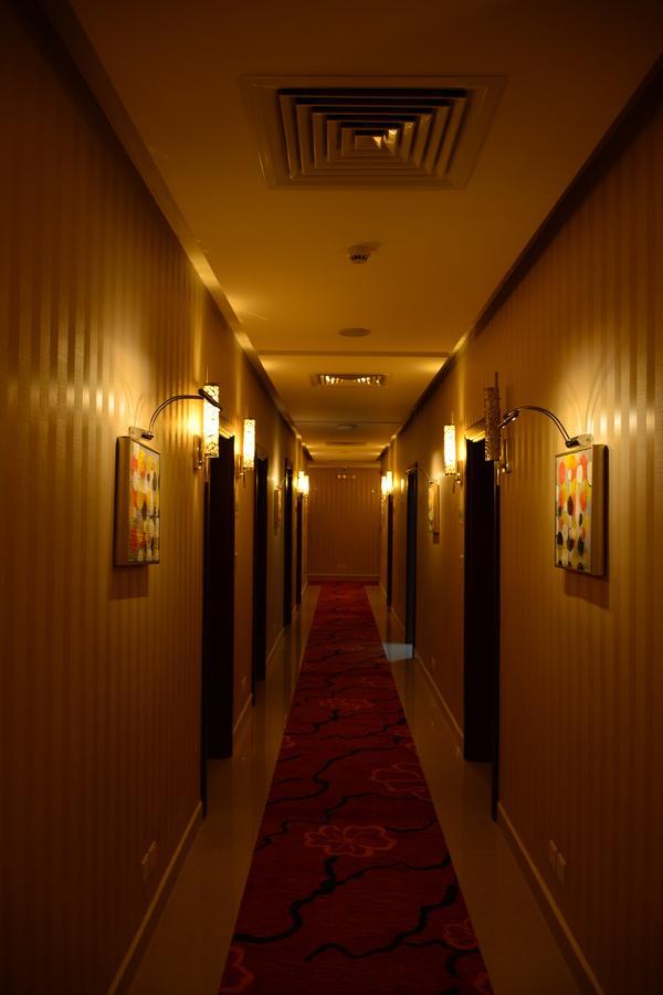 Home Inn Hotel Suites Ал Хубар Екстериор снимка