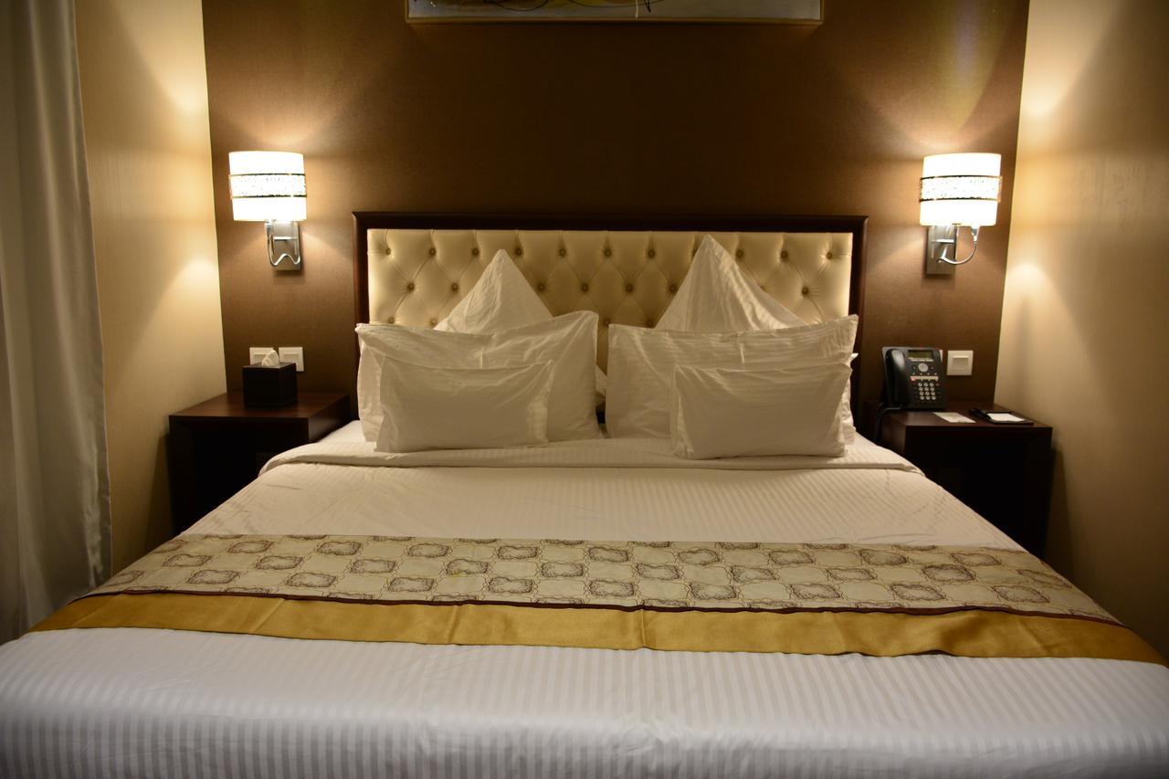 Home Inn Hotel Suites Ал Хубар Екстериор снимка