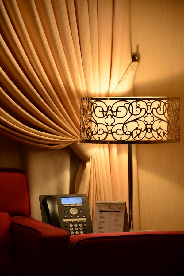 Home Inn Hotel Suites Ал Хубар Екстериор снимка