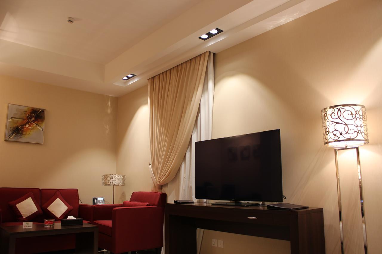 Home Inn Hotel Suites Ал Хубар Екстериор снимка