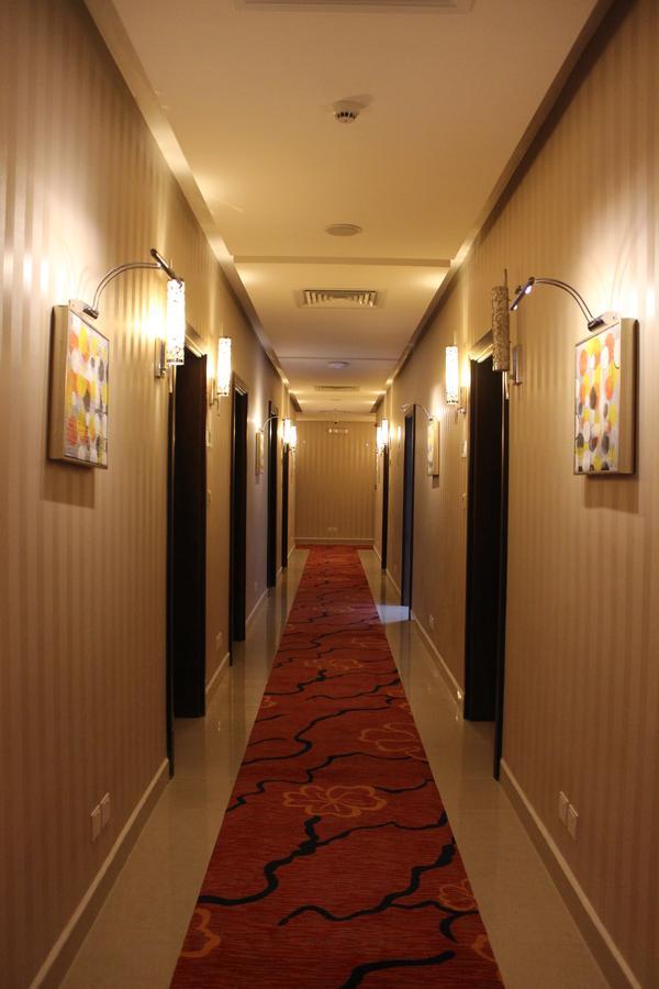 Home Inn Hotel Suites Ал Хубар Екстериор снимка