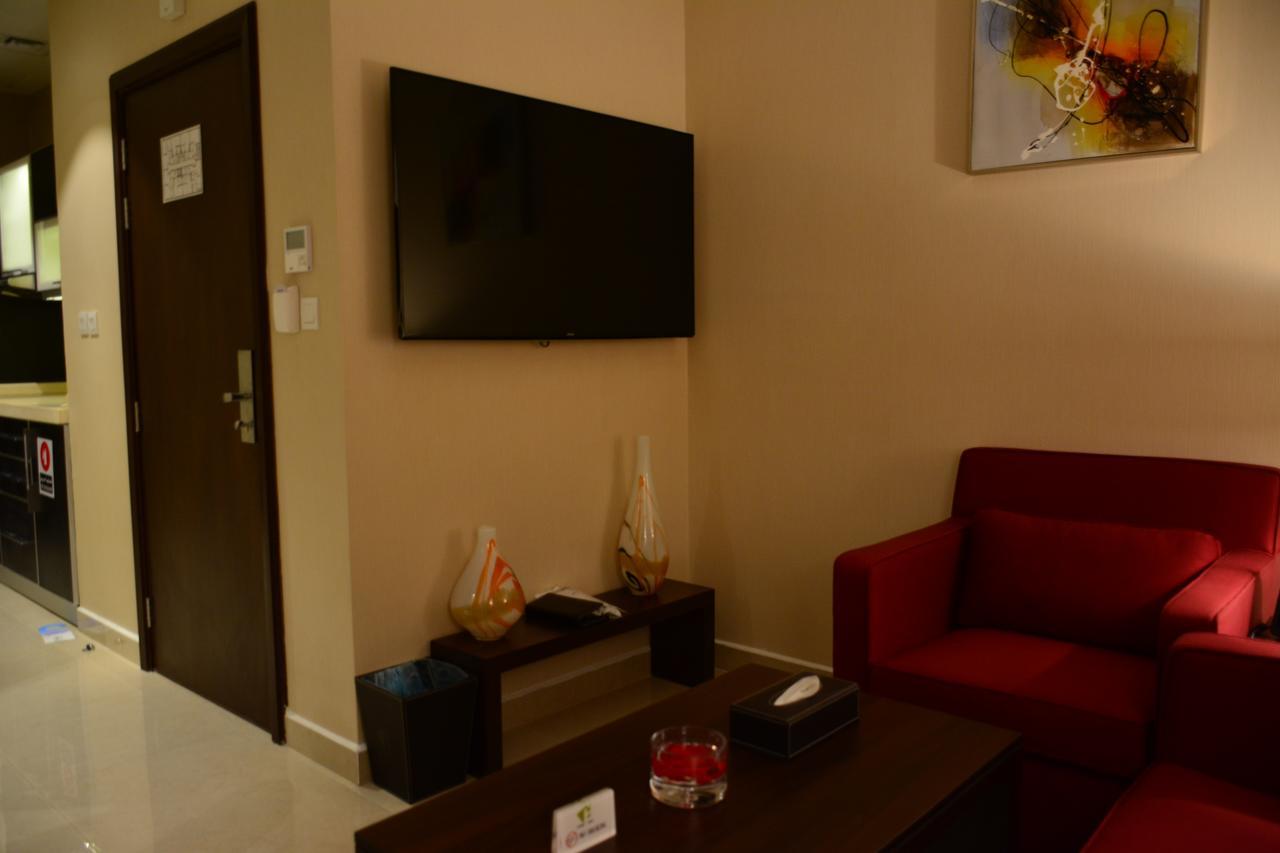Home Inn Hotel Suites Ал Хубар Екстериор снимка