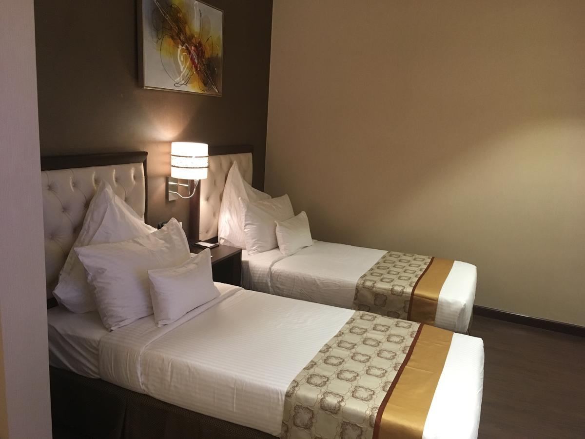 Home Inn Hotel Suites Ал Хубар Екстериор снимка