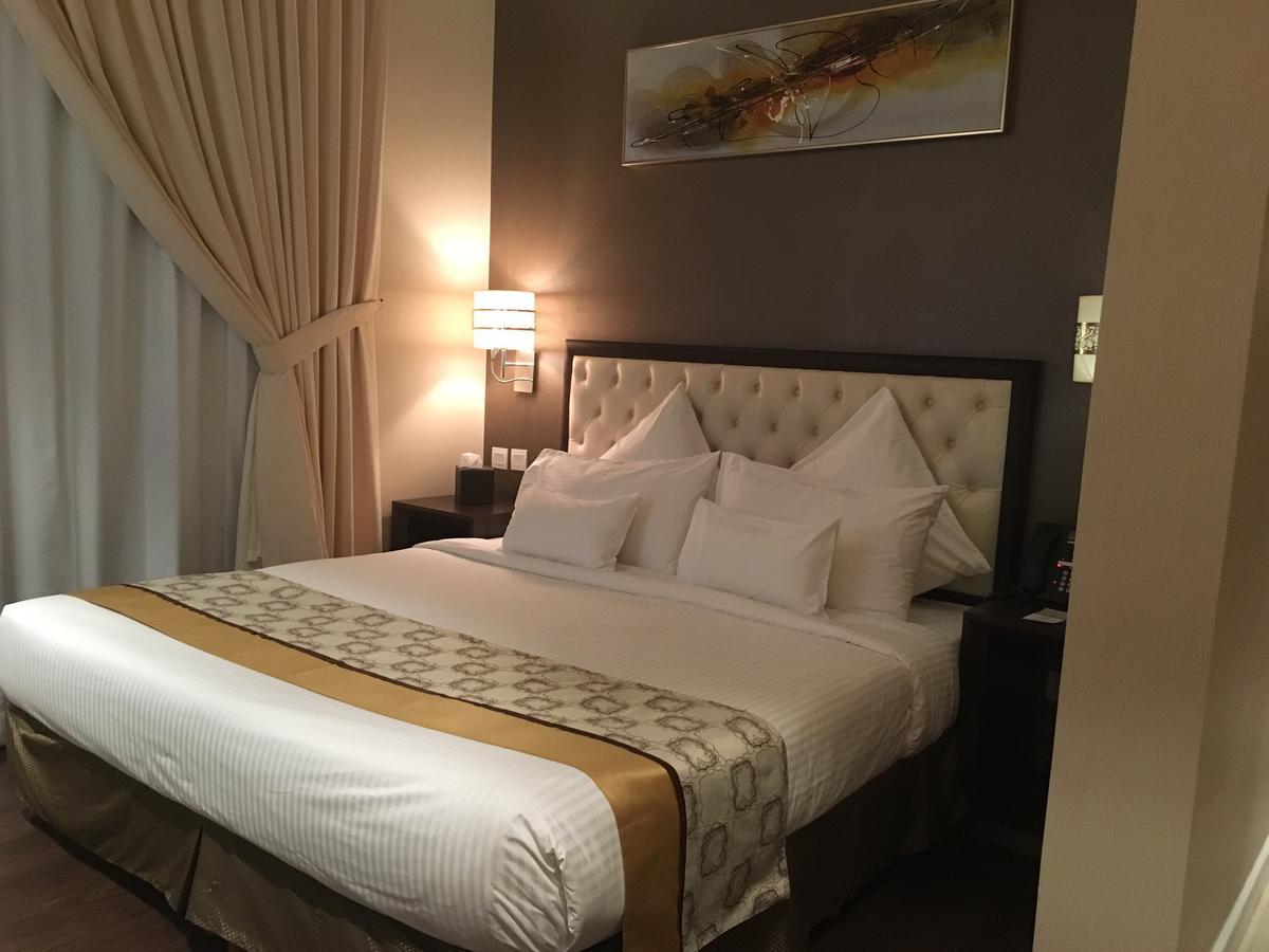 Home Inn Hotel Suites Ал Хубар Екстериор снимка